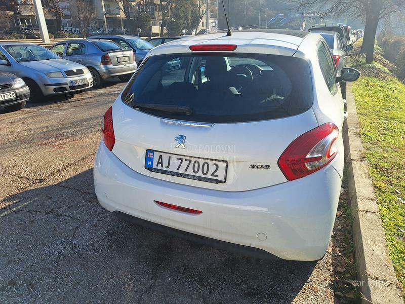 Peugeot 208 ZA PREPRODAVCE