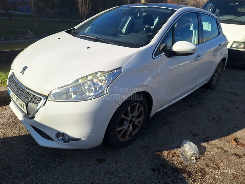 Peugeot 208 ZA PREPRODAVCE