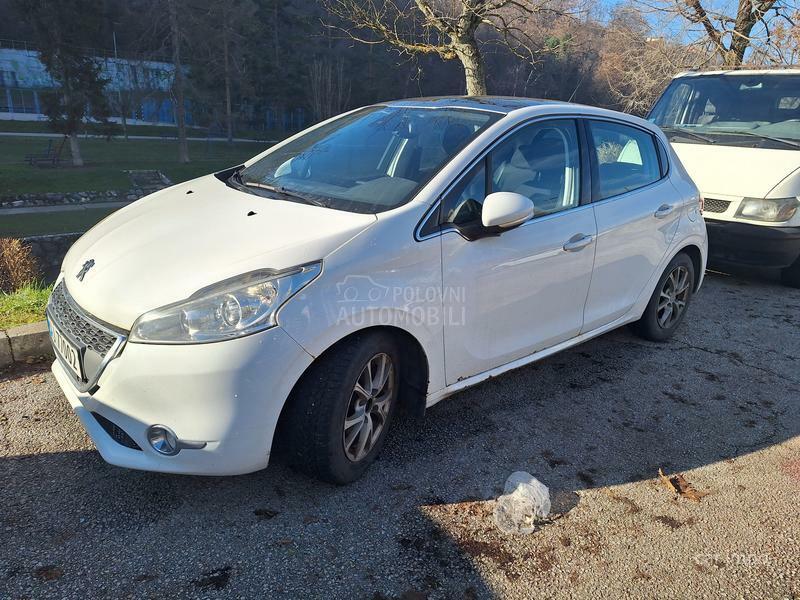 Peugeot 208 ZA PREPRODAVCE