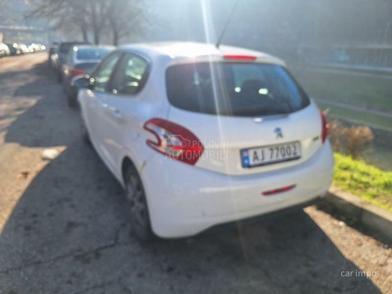 Peugeot 208 ZA PREPRODAVCE