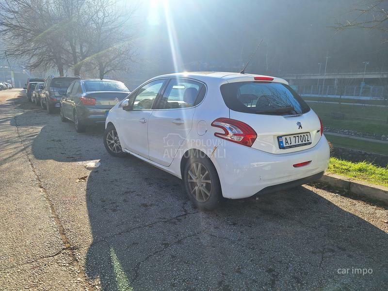 Peugeot 208 ZA PREPRODAVCE