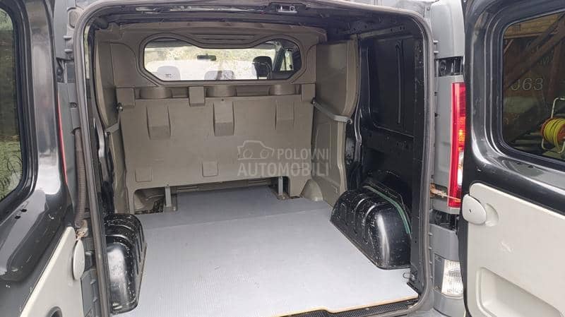 Opel Vivaro 2.0cdti TERETNI 5 SEDISTA