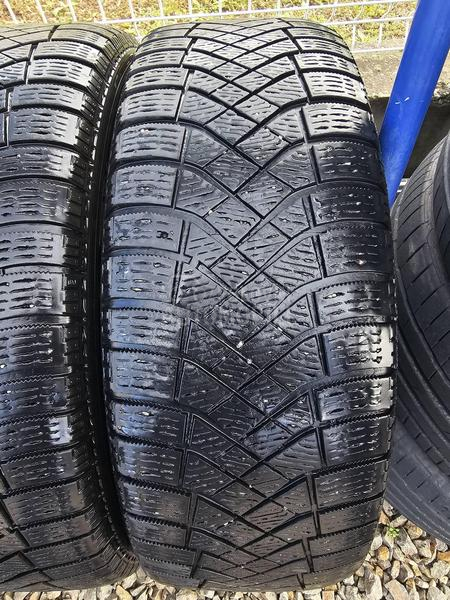 Pirelli 215/65 R17 Zimska