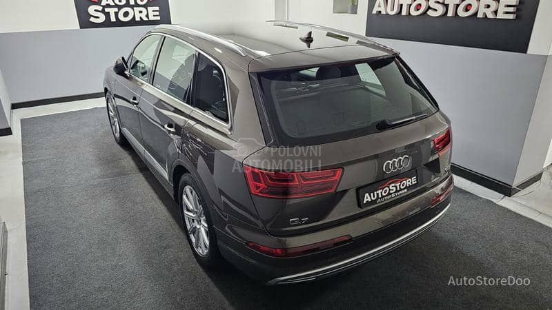 Audi Q7 E Trone