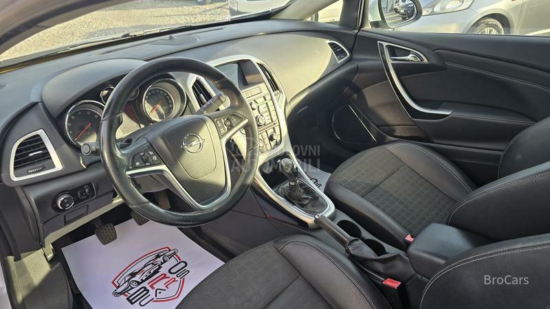 Opel Astra J 1.6 GRC