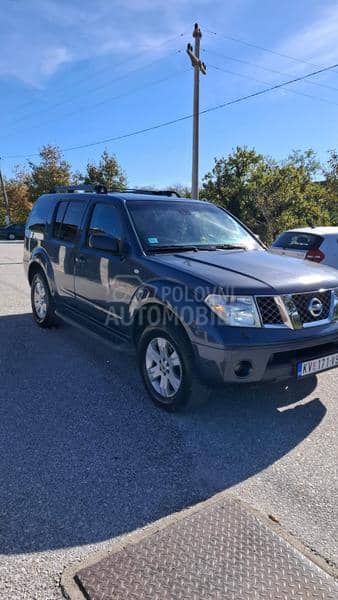 Nissan Pathfinder 