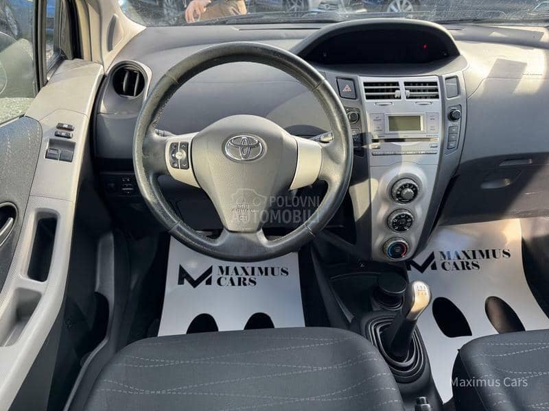 Toyota Yaris 1.0b