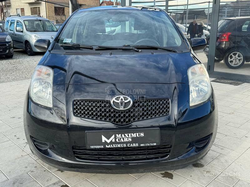 Toyota Yaris 1.0b