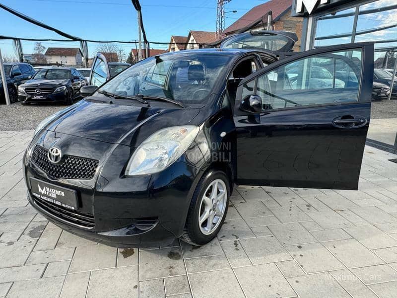 Toyota Yaris 1.0b