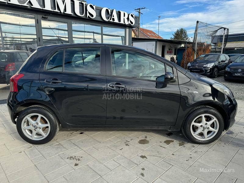 Toyota Yaris 1.0b