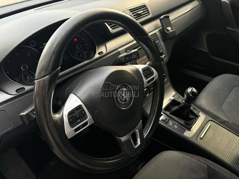 Volkswagen Passat B7 1.6 tdi nav