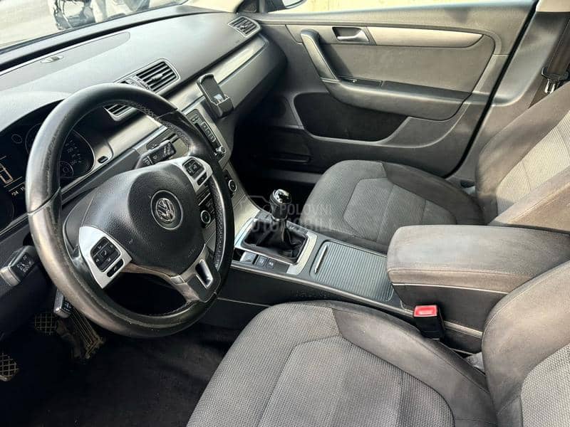 Volkswagen Passat B7 1.6 tdi nav