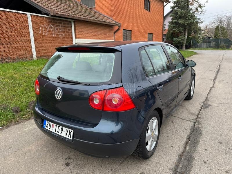 Volkswagen Golf 5 1.4b 55k w PIin