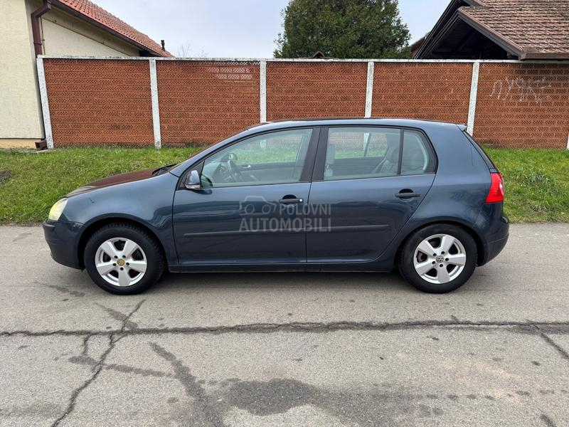 Volkswagen Golf 5 1.4b 55k w PIin