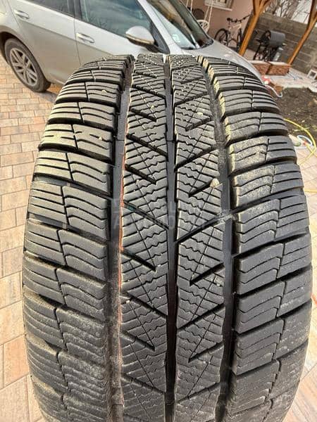 Barum 225/45 R17 Zimska