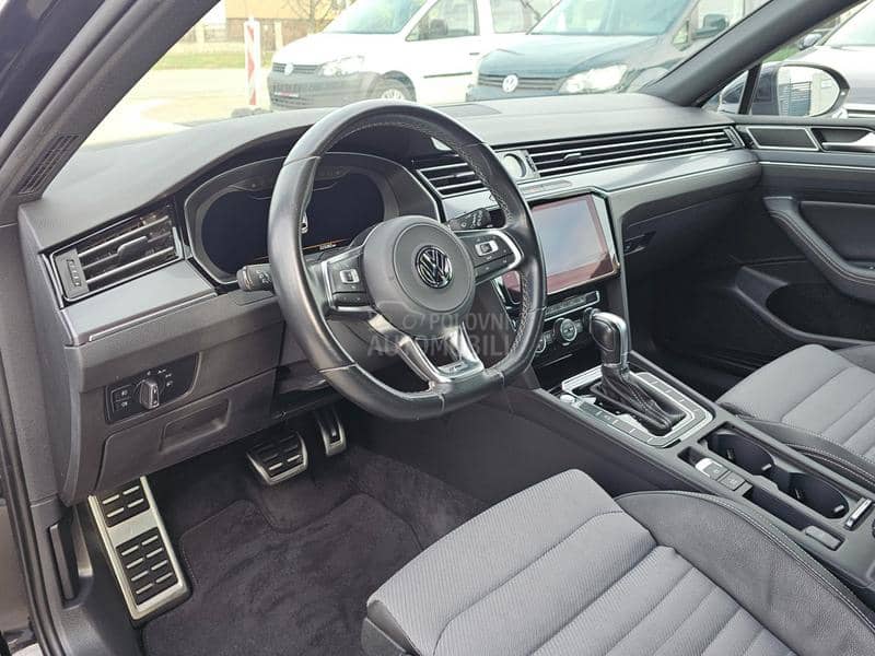 Volkswagen Passat B8 2.0 TDI R-LINE