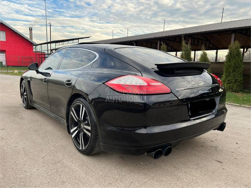 Porsche Panamera S 4.8