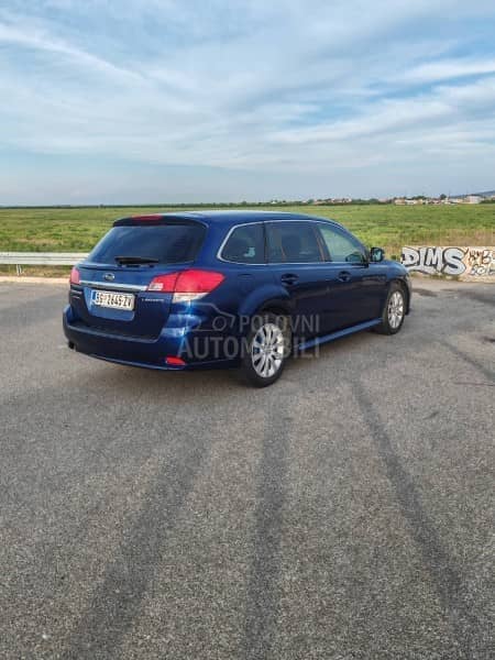 Subaru Legacy 2.0i AWD