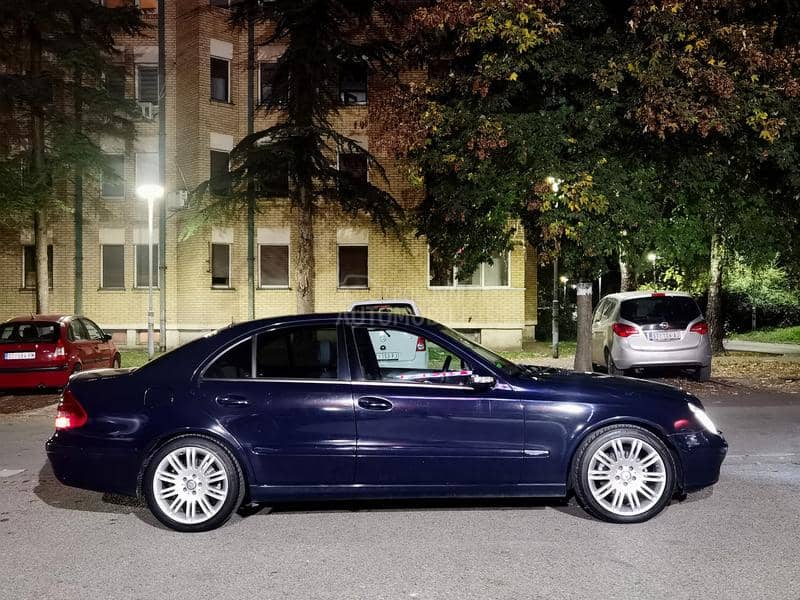 Mercedes Benz E 220 W211