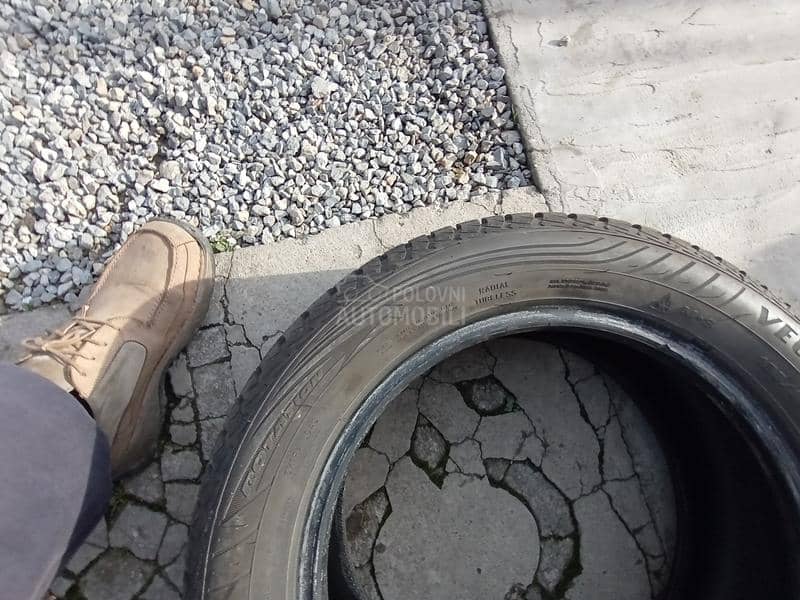 Goodyear 185/60 R15 Zimska