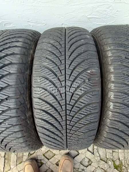Goodyear 185/60 R15 Zimska