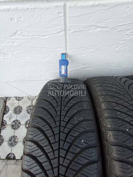 Goodyear 185/60 R15 Zimska