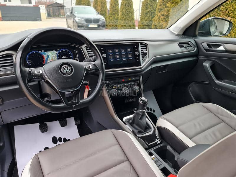 Volkswagen T-Roc VIRTUAL PANO.