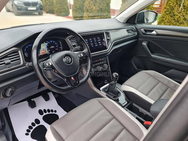 Volkswagen T-Roc VIRTUAL PANO.