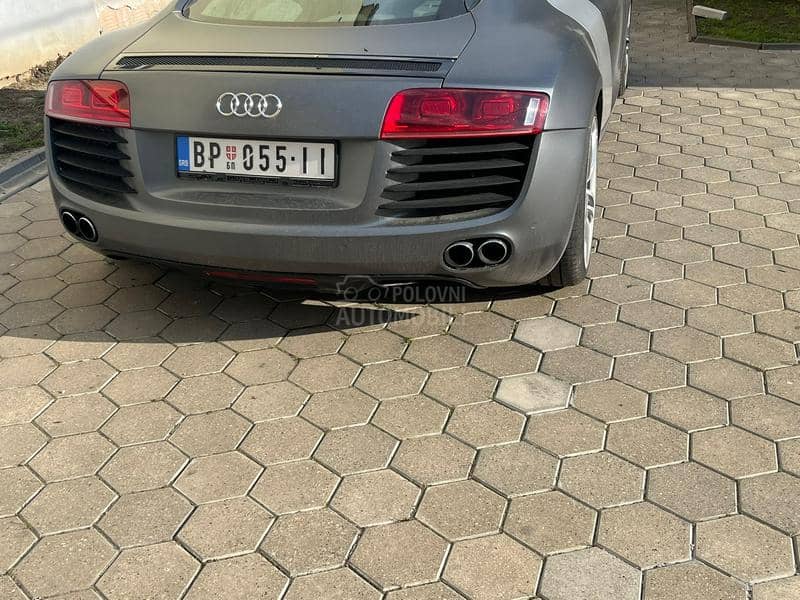 Audi R8 4,2