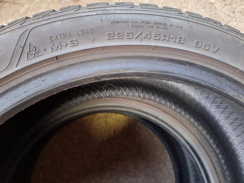 Goodyear 225/45 R18 Zimska