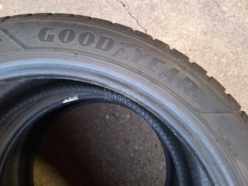 Goodyear 225/45 R18 Zimska