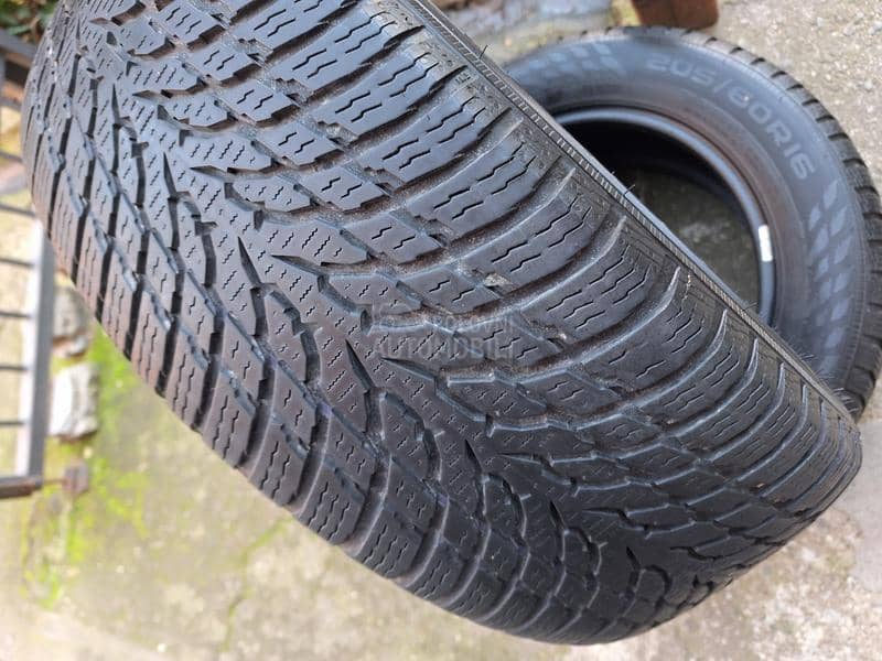 Nokian 205/60 R16 Zimska