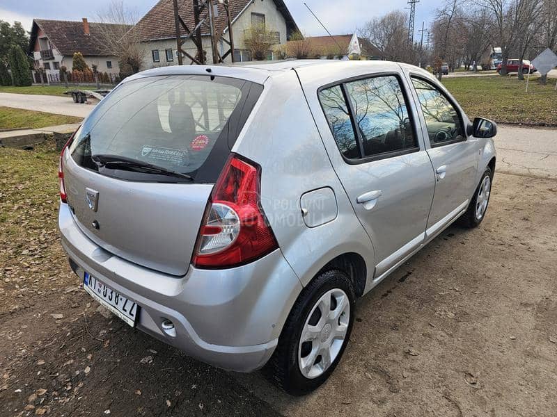 Dacia Sandero 1,4 Black line