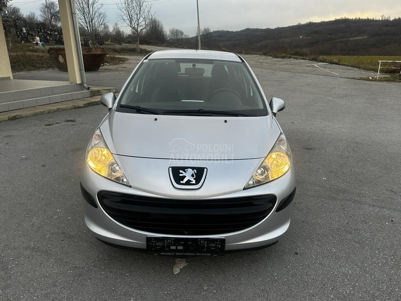 Peugeot 207 1,4b8v/T O P