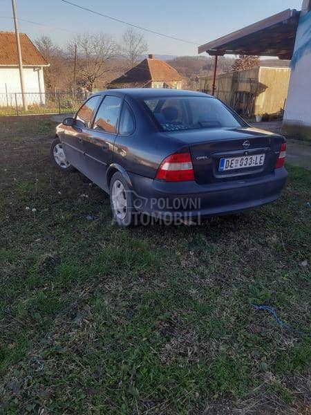 Opel Vectra B 1.8 16V