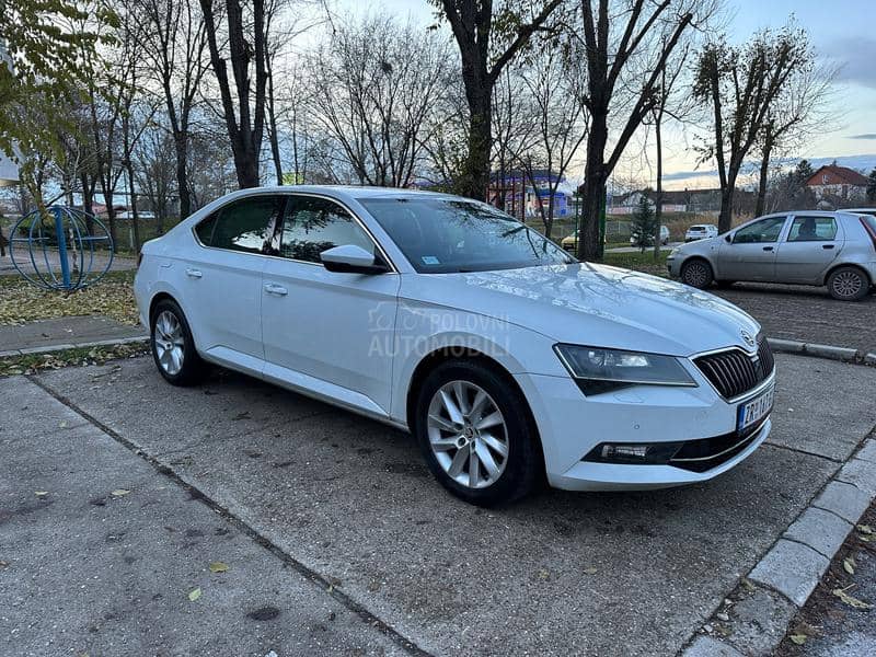 Škoda Superb 