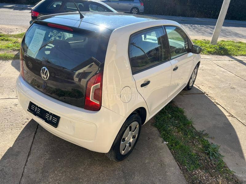 Volkswagen up! 