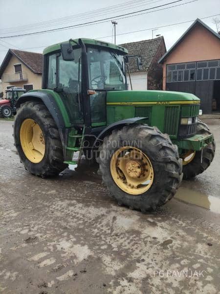 John Deere 6900