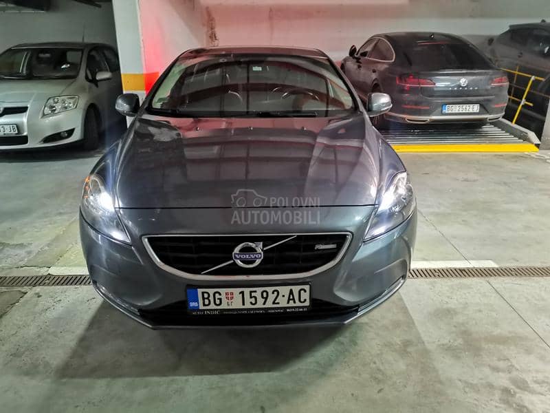 Volvo V40 