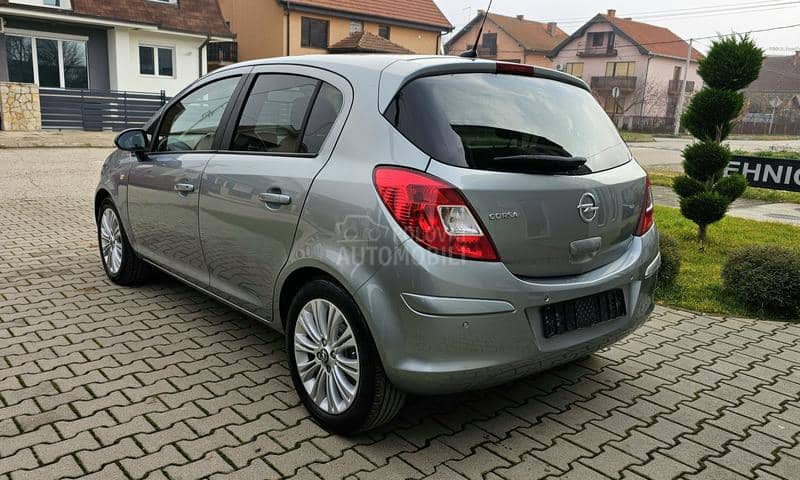 Opel Corsa D 1.2 Cosmo S/S