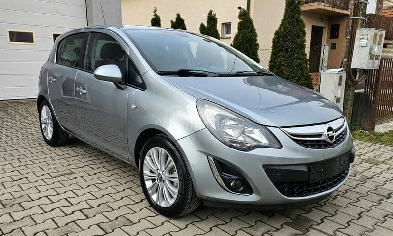 Opel Corsa D 1.2 Cosmo S/S