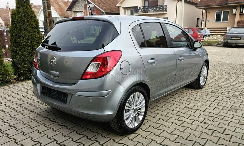 Opel Corsa D 1.2 Cosmo S/S