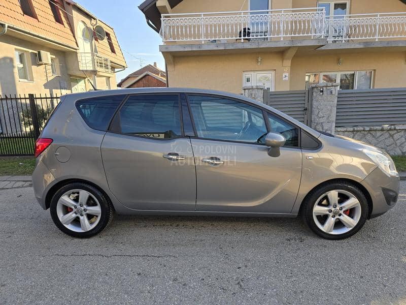 Opel Meriva 1.3 MJT COSMO