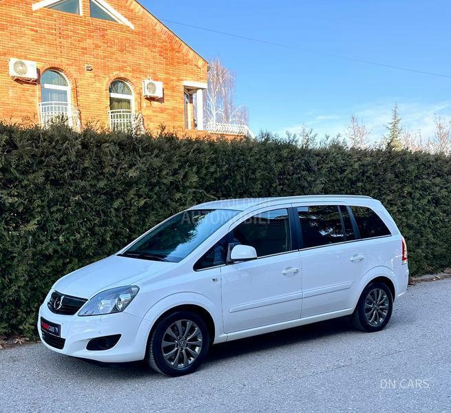 Opel Zafira ESSENTIA 7 SED CH