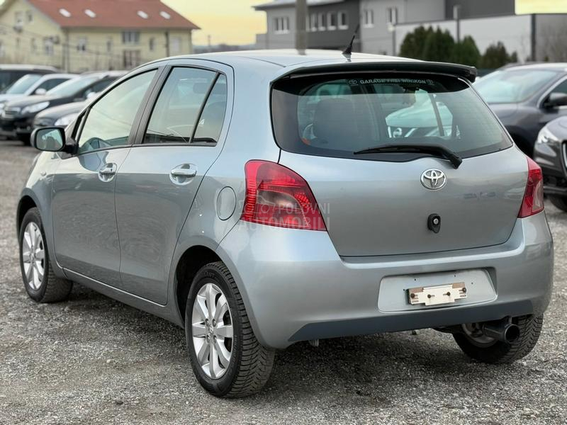 Toyota Yaris 1.3 SPORT SWlSS