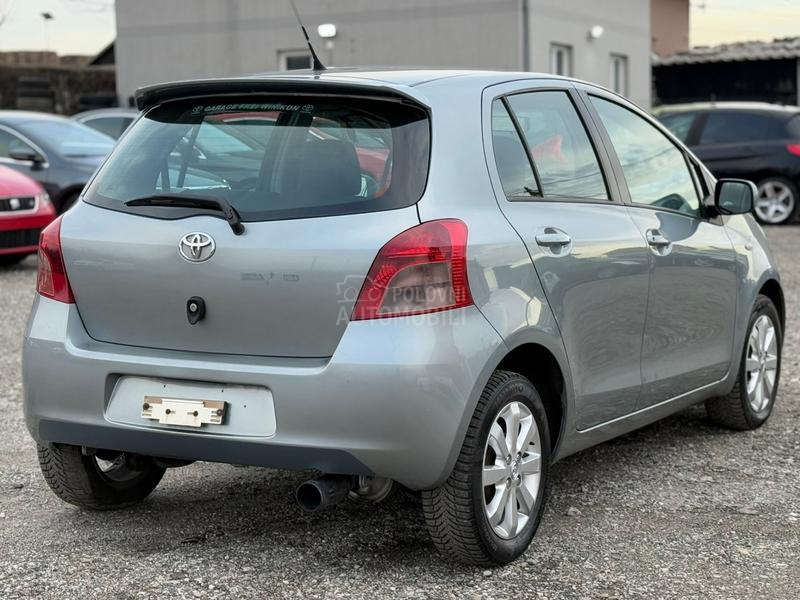 Toyota Yaris 1.3 SPORT SWlSS