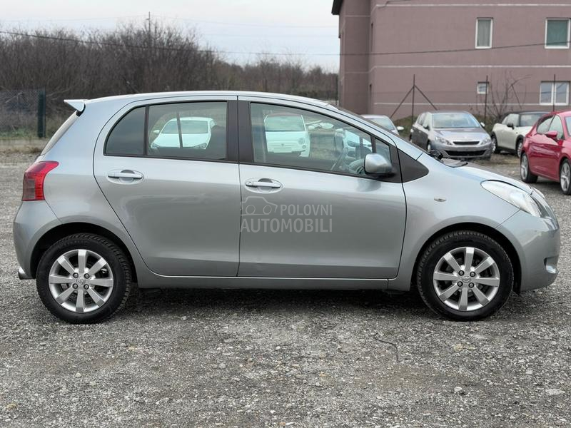 Toyota Yaris 1.3 SPORT SWlSS