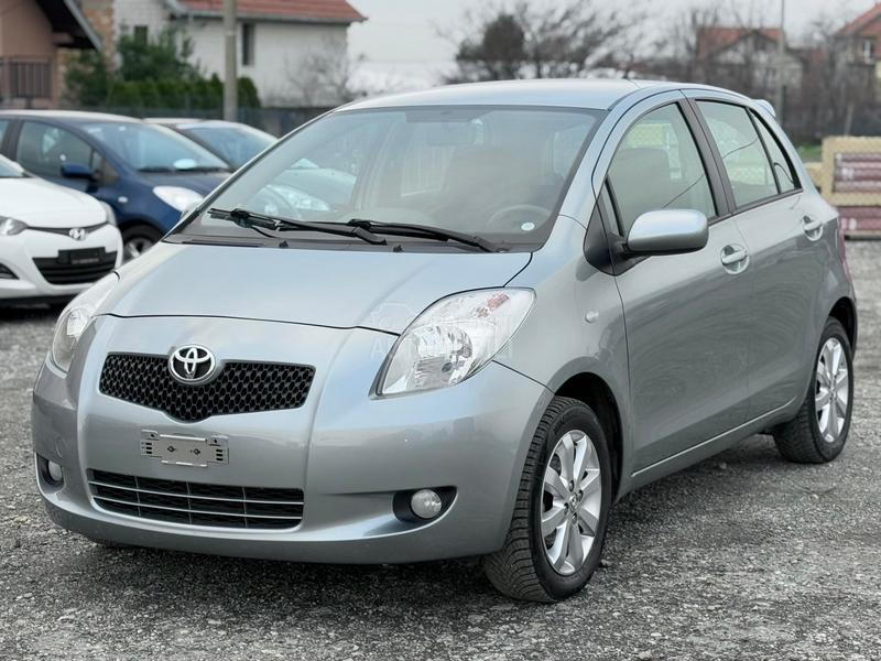 Toyota Yaris 1.3 SPORT SWlSS