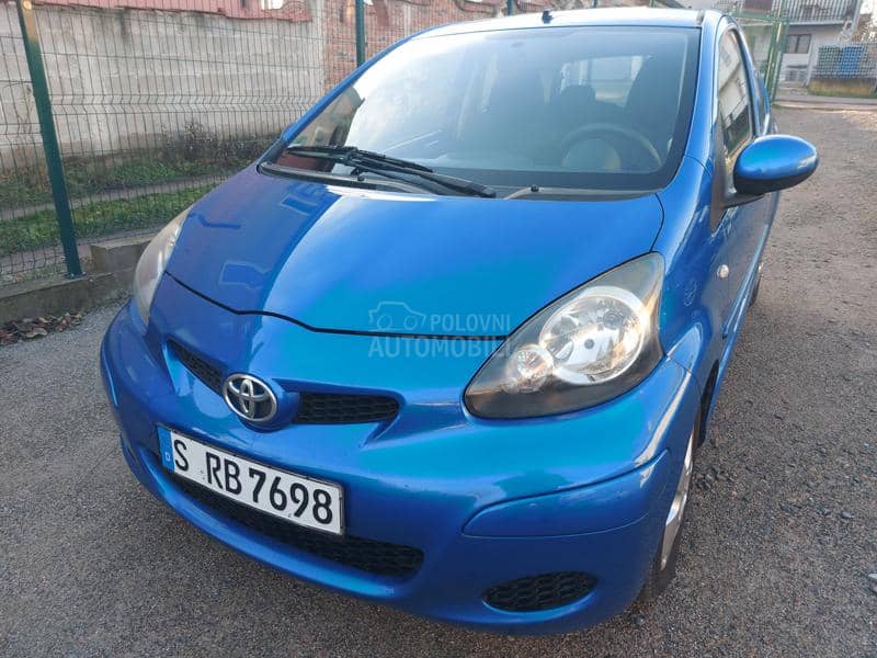 Toyota Aygo 1.0b clima alu 09