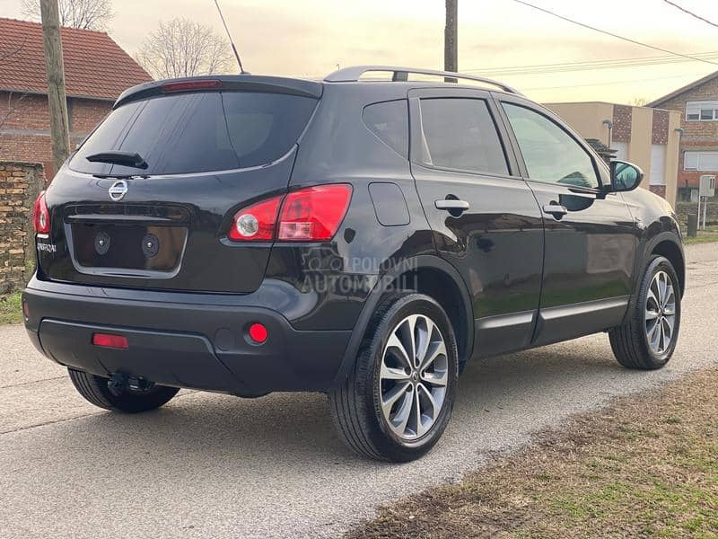 Nissan Qashqai PANO